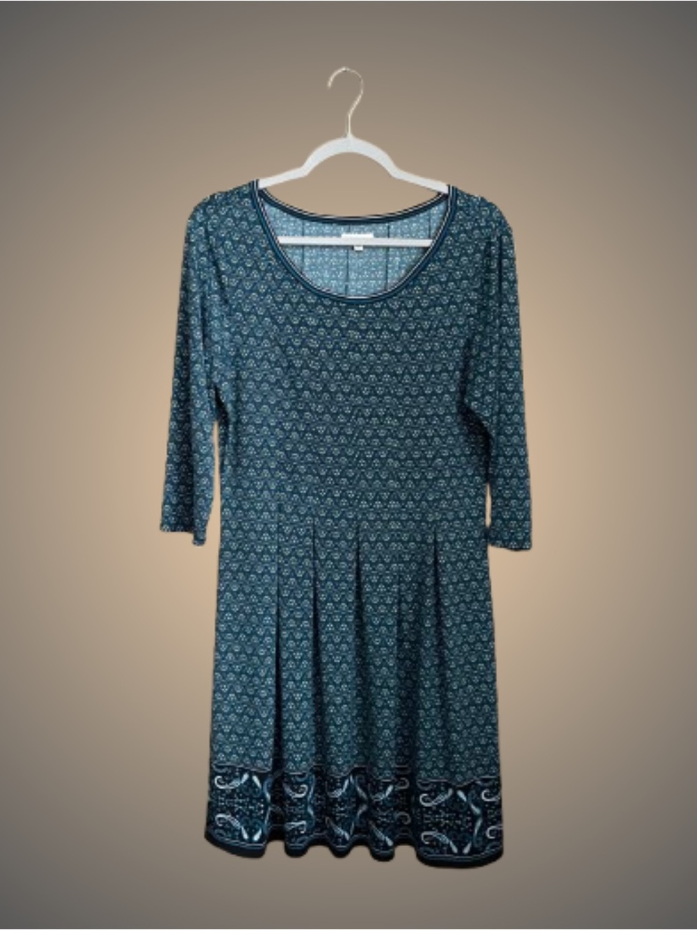 Vintage-style Max Studio allover printed fit & flare dress with pleats sz Large